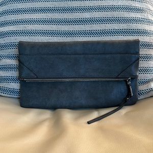 Urban Expressions crossbody/clutch